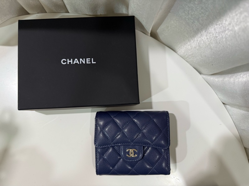 全新🤍CHANEL 經典口蓋三折短夾皮夾🩵海軍藍季節限定-3