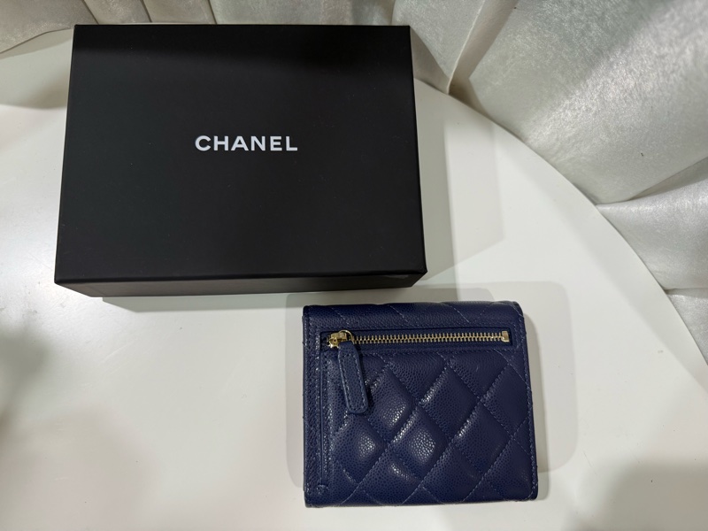 全新🤍CHANEL 經典口蓋三折短夾皮夾🩵海軍藍季節限定-6