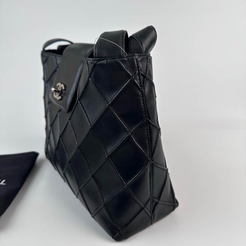 Chanel 窩夫hobo黑色羊皮款-1