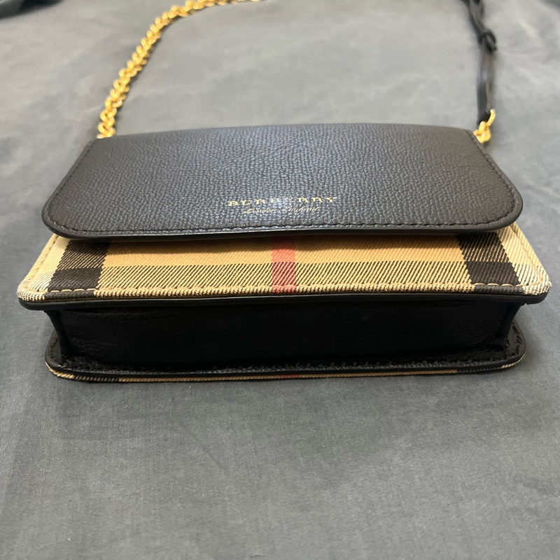 Burberry WOC-1