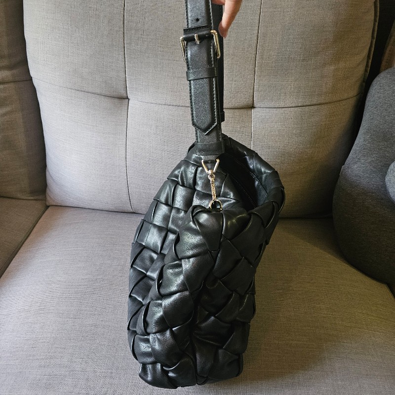 karl Lagerfeld 黑色肩背包，可A4-2