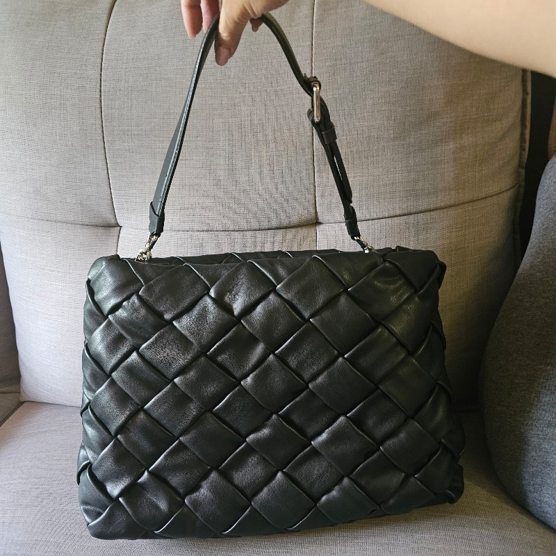 karl Lagerfeld 黑色肩背包，可A4-9