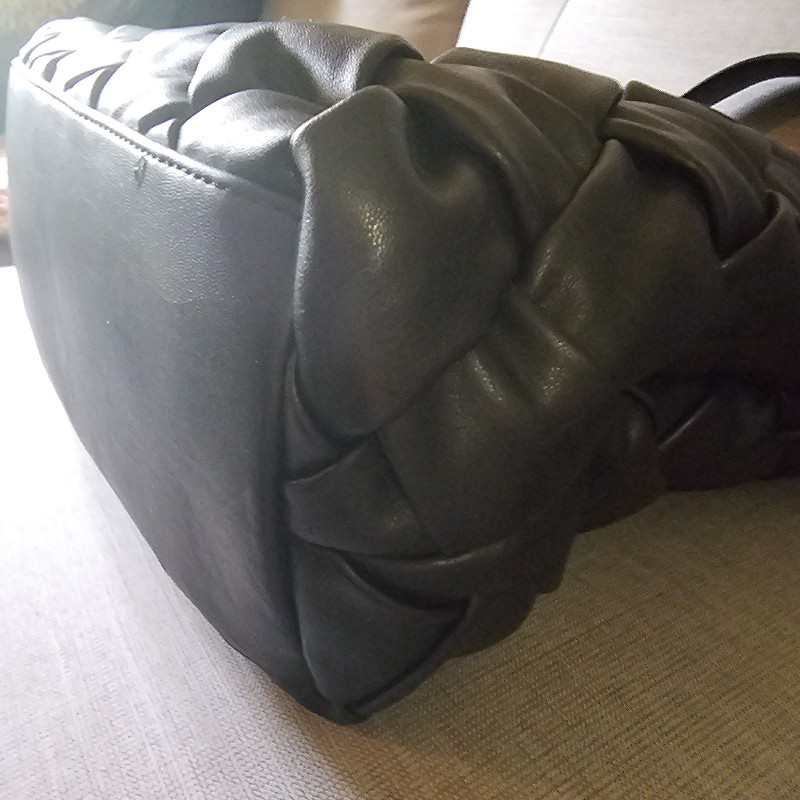 karl Lagerfeld 黑色肩背包，可A4-11