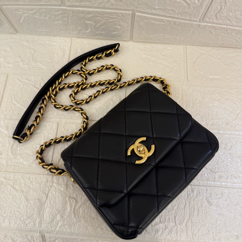 Chanel黑菱格金雙C方型口蓋鏈包-0