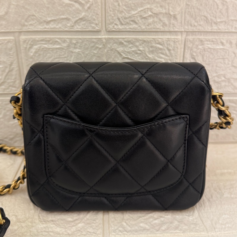 Chanel黑菱格金雙C方型口蓋鏈包-5