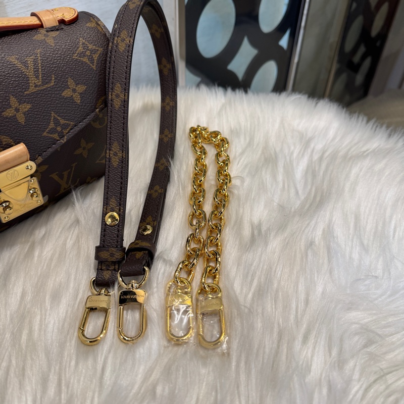 LV Pochette Metis East West 老花金釦小郵差包 手提肩斜背 晶片款-12