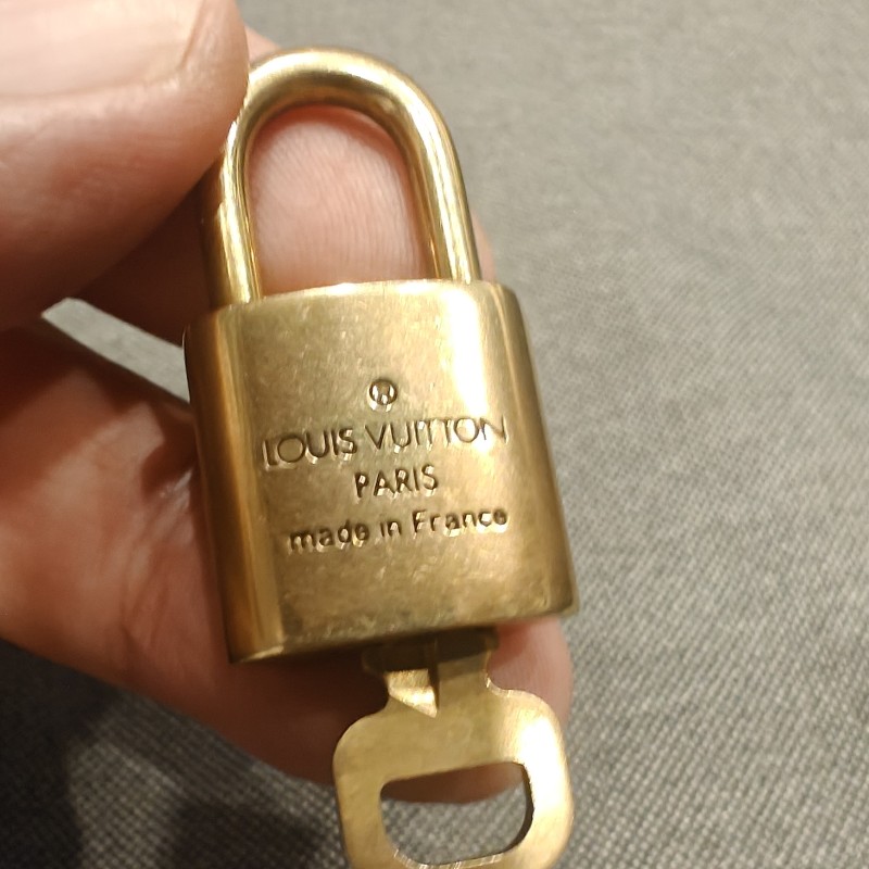 日本帶回中古vintage 絕版LV鑰匙扣,編號314-0