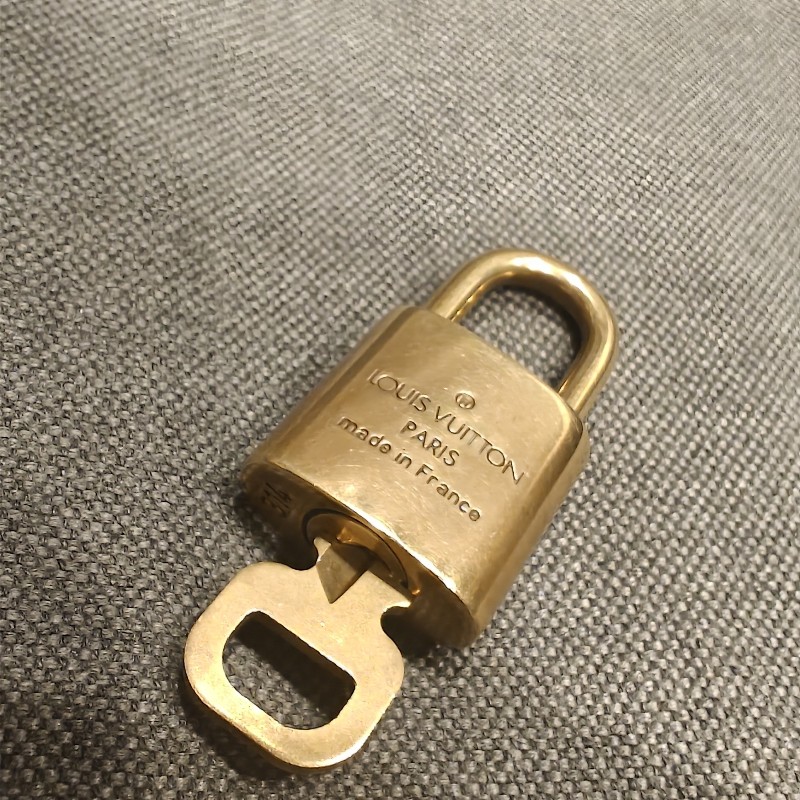 日本帶回中古vintage 絕版LV鑰匙扣,編號314-5