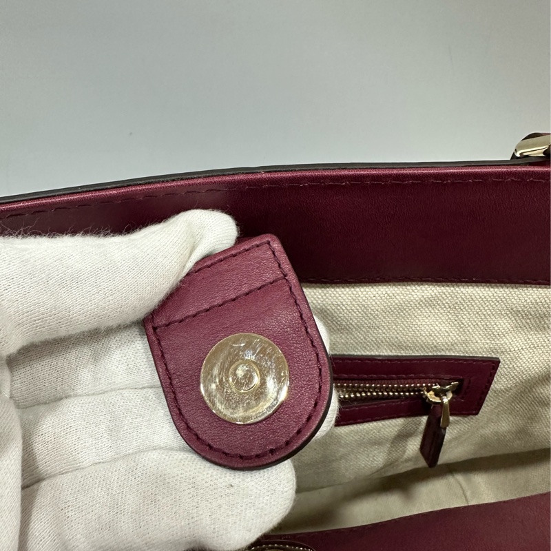 Gucci 257061 豬肝紅牛皮金釦手提包 肩背包-21
