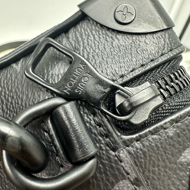 LV Mini Soft truck 黑色老花 斜肩包 2023年-12