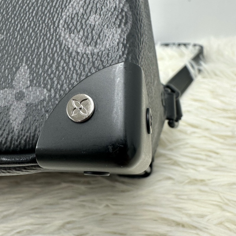 LV Mini Soft truck 黑色老花 斜肩包 2023年-14