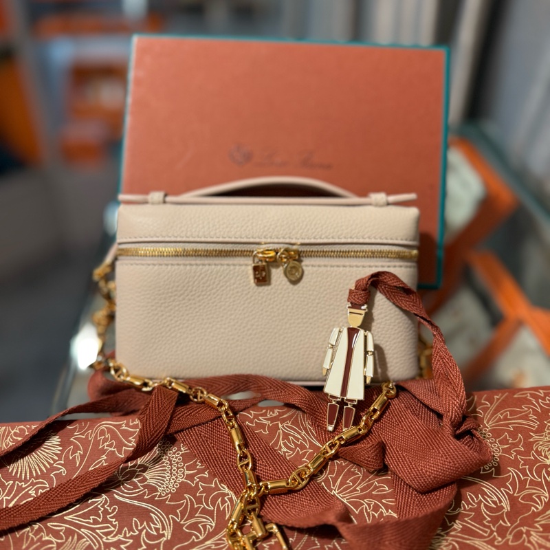 Loro Piana Extra Pocket Mini Pouch L15-4