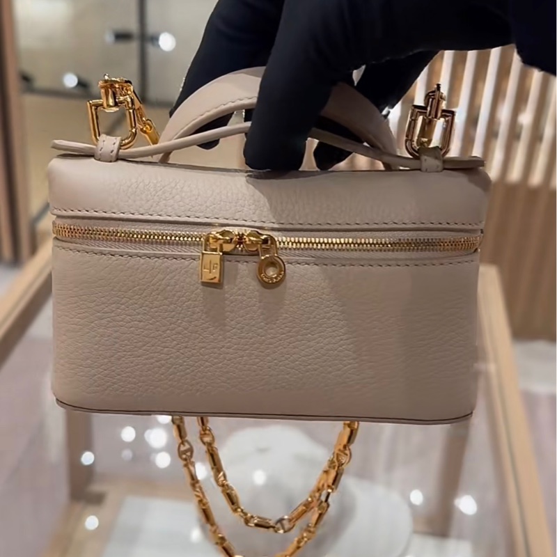 Loro Piana Extra Pocket Mini Pouch L15-4