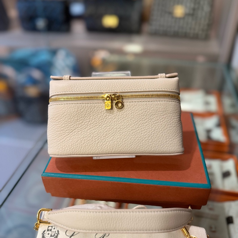 Loro Piana Extra Pocket Mini Pouch L15-4