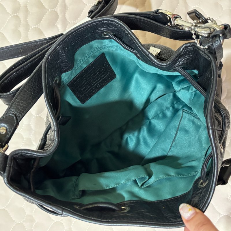 COACH 荔枝皮水桶包 肩背包 斜背包 黑銀-3