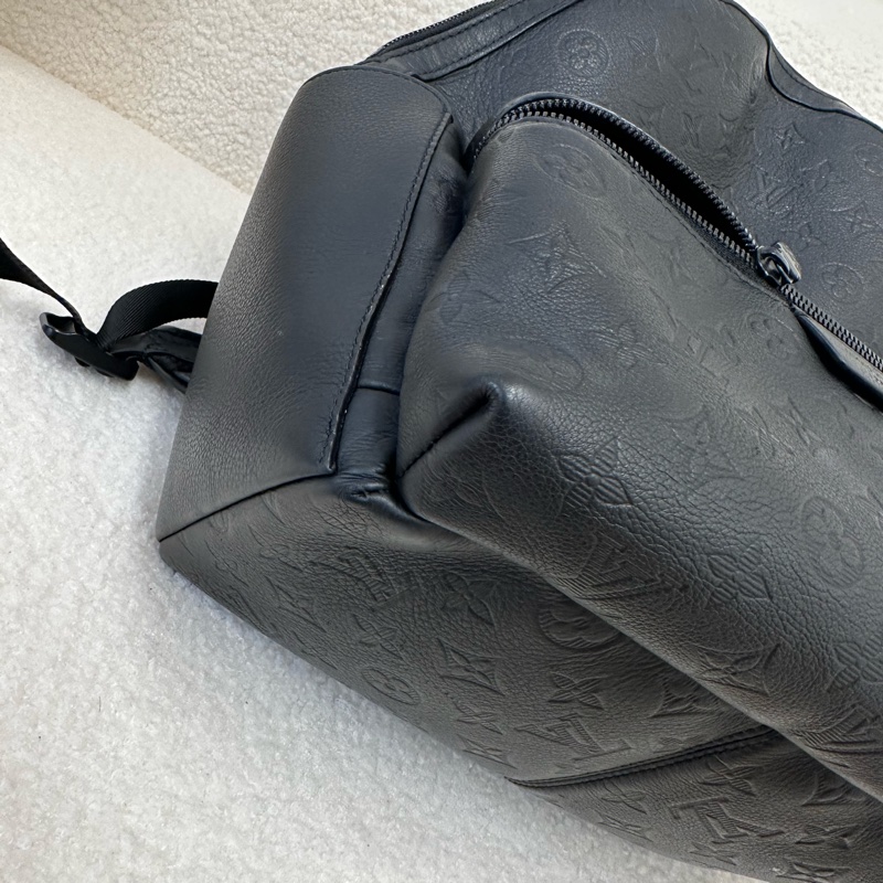 LV路易威登阿波羅黑色壓紋雙肩包 23年購入-8