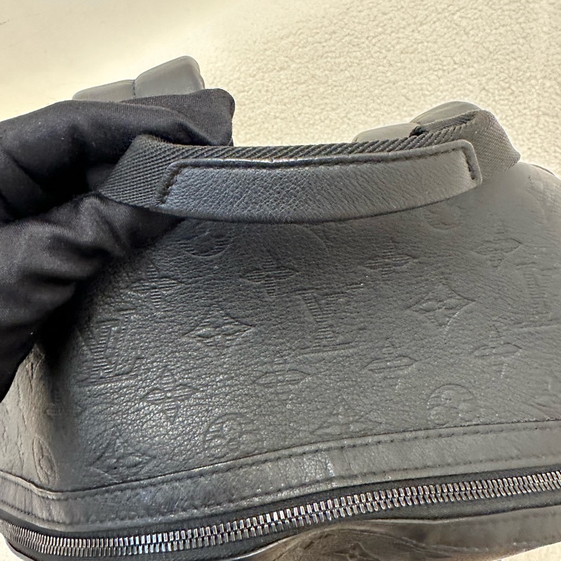 LV路易威登阿波羅黑色壓紋雙肩包 23年購入-16