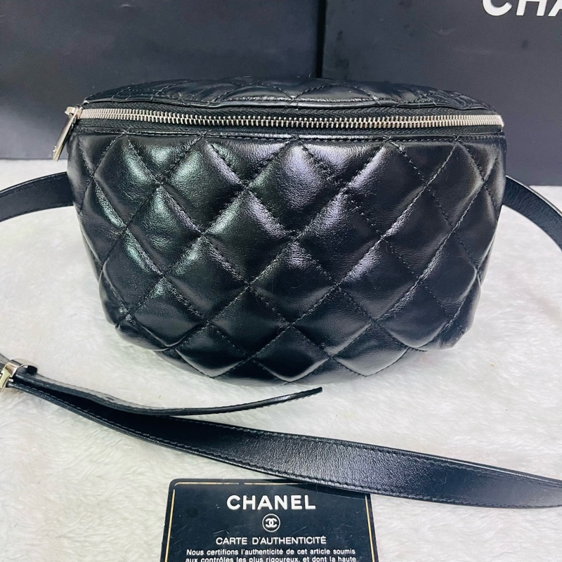 CHANEL 香奈兒超夯櫃姐腰包 員工包 胸口包(黑色)-0