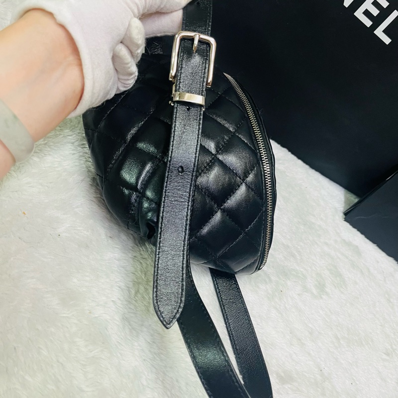 CHANEL 香奈兒超夯櫃姐腰包 員工包 胸口包(黑色)-17