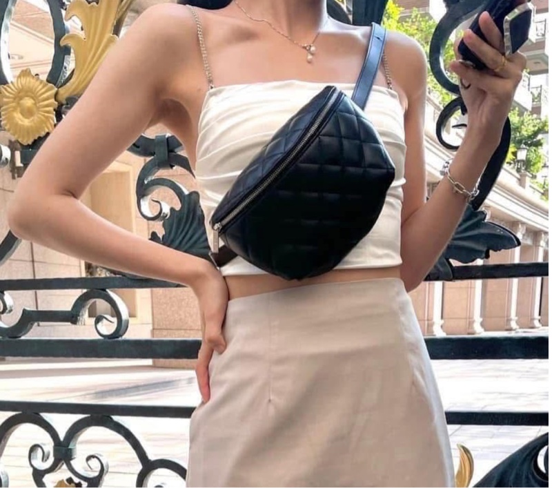 CHANEL 香奈兒超夯櫃姐腰包 員工包 胸口包(黑色)-20