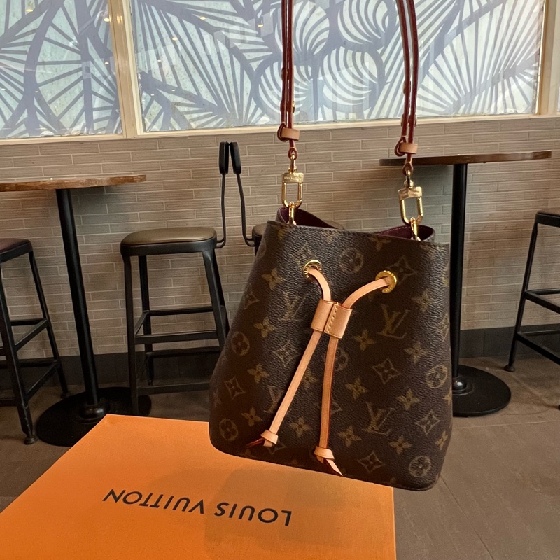 📢 全新 讓亞洲女孩愛不釋手的斷貨王❤️Louis Vuitton Néonoé BB新款老花水桶包晶片款 正品-3