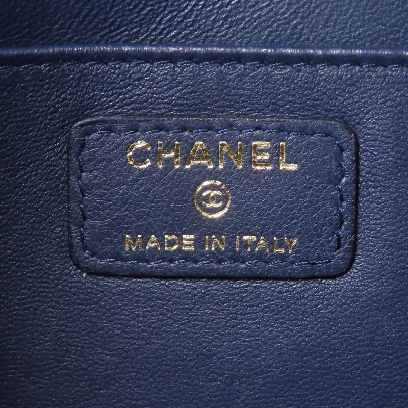 CHANEL 皮革Clutch Bag金扣手拿包-10