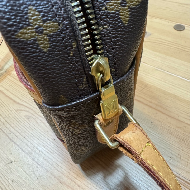 LV 斜背包-18