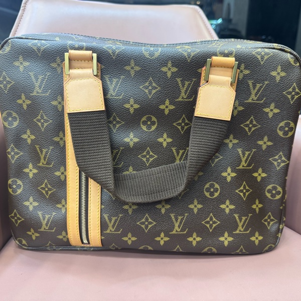 Louis Vuitton-6