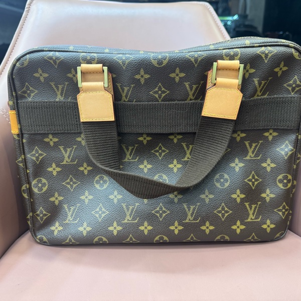 Louis Vuitton-7