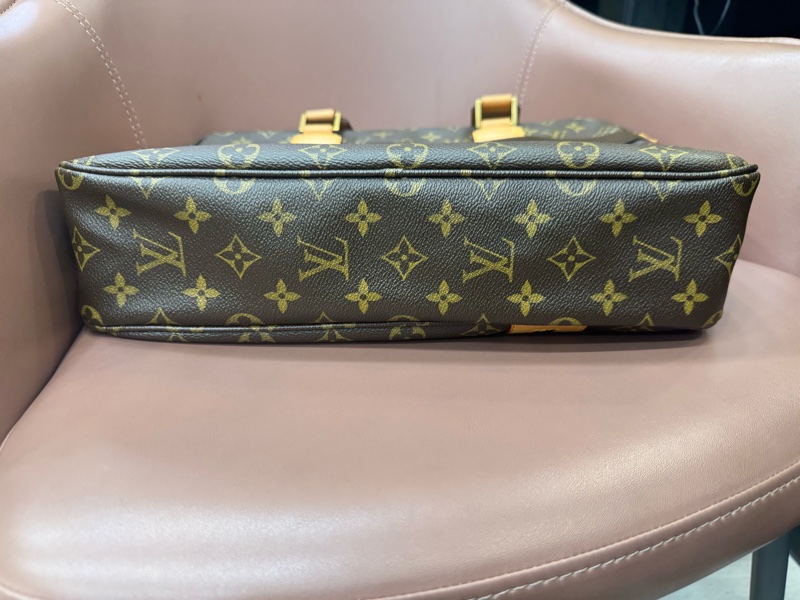 Louis Vuitton-12