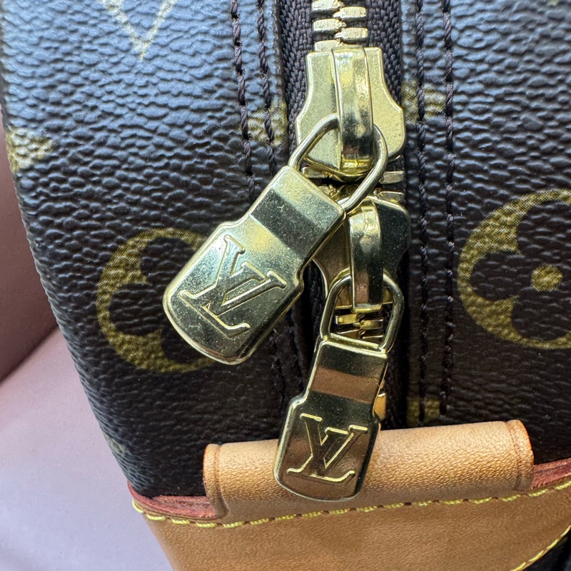 Louis Vuitton-19