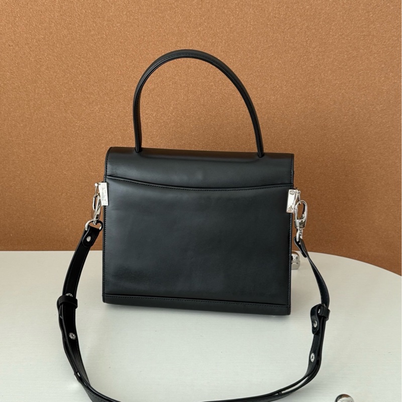 Givenchy 手提包 黑色 容量足-7
