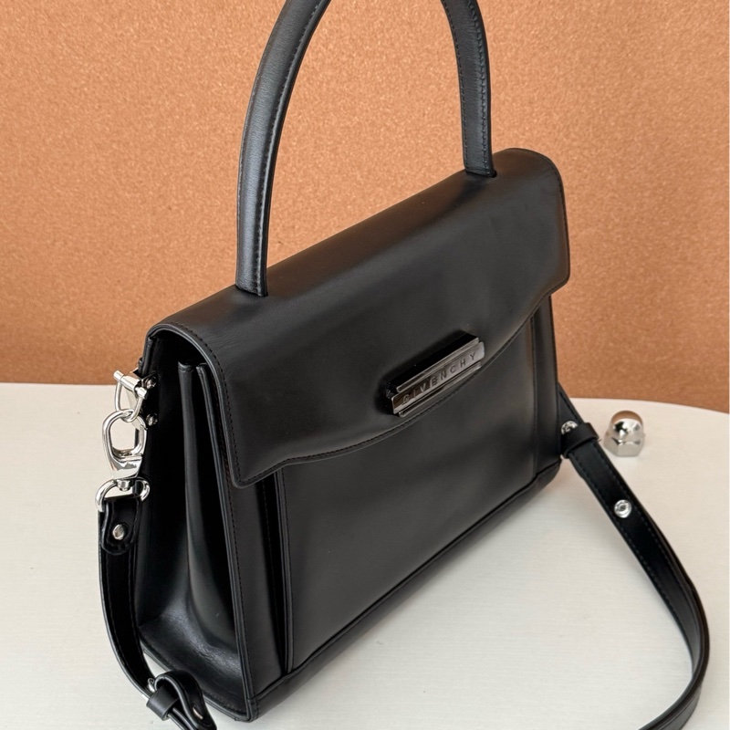 Givenchy 手提包 黑色 容量足-8