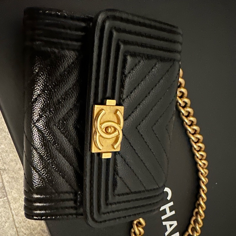 Chanel boy 皮夾鏈包-1