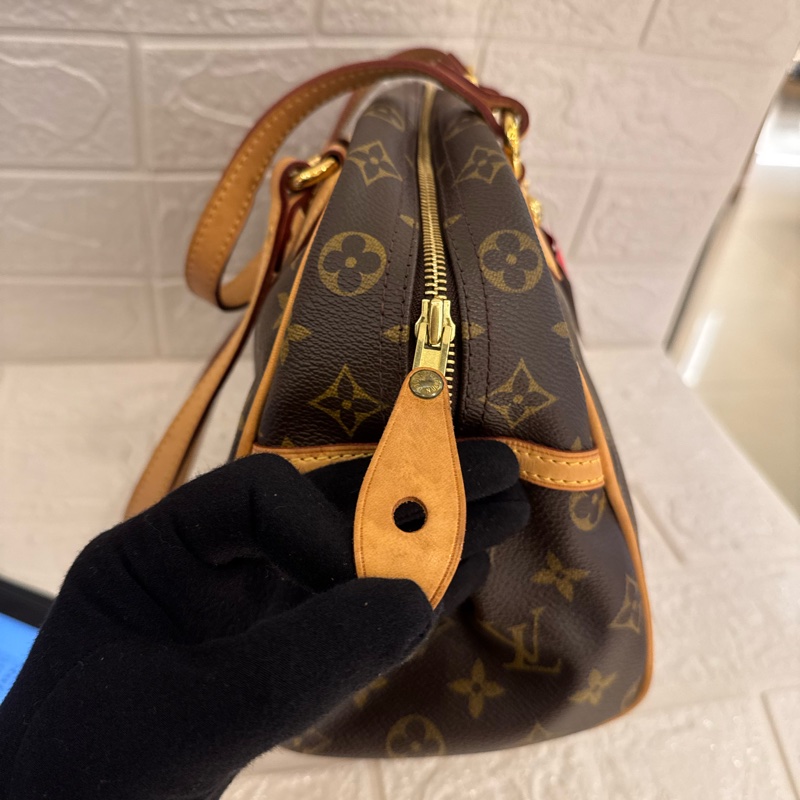 LV前小金牌半圓保齡球包-29