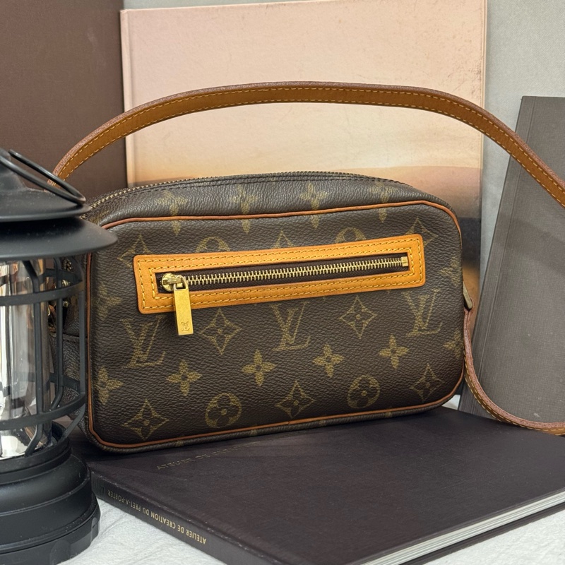 Louis Vuitton 小號開口笑腋下包-1