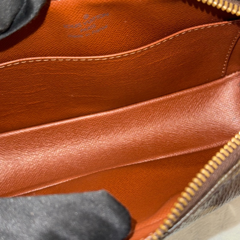 Louis Vuitton 小號開口笑腋下包-18