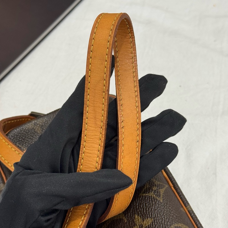 Louis Vuitton 小號開口笑腋下包-24