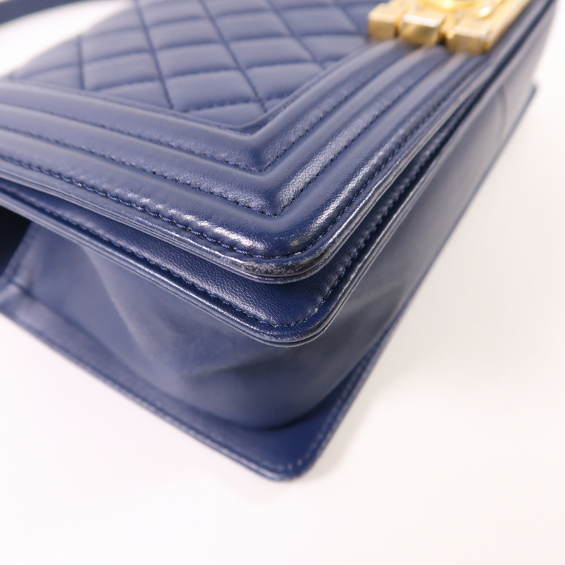 CHANEL 羊皮皮革Boy 25cm金扣鏈帶肩背袋-10