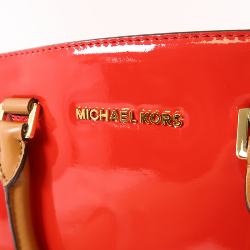Michael Kors 漆皮皮革Hand Bag金扣手挽袋-12