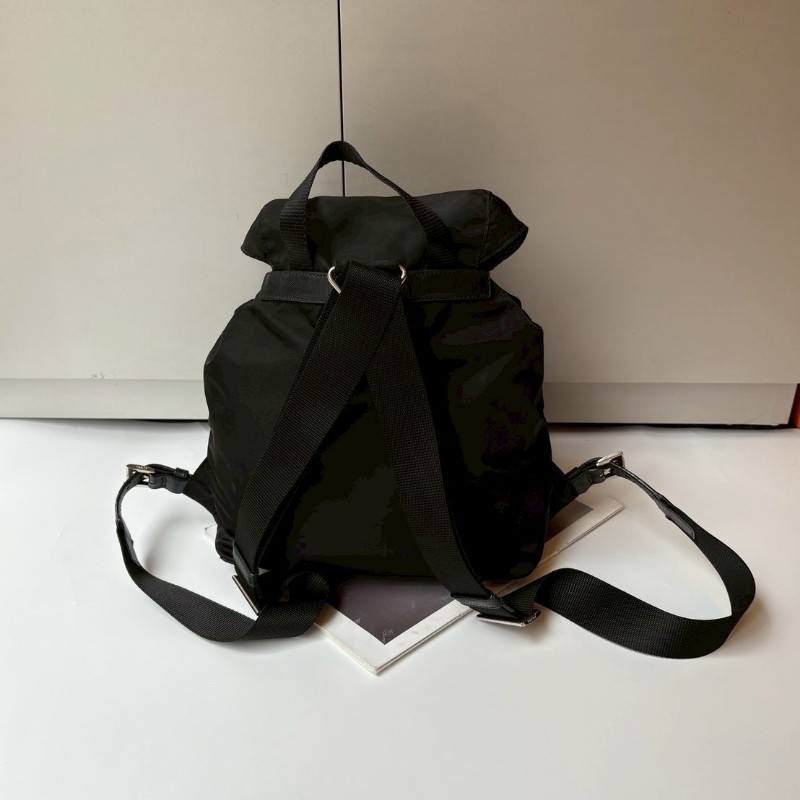 Prada 黑色尼龍布小號後背包-1
