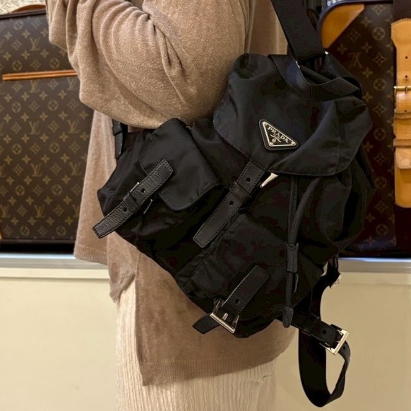Prada 黑色尼龍布小號後背包-2