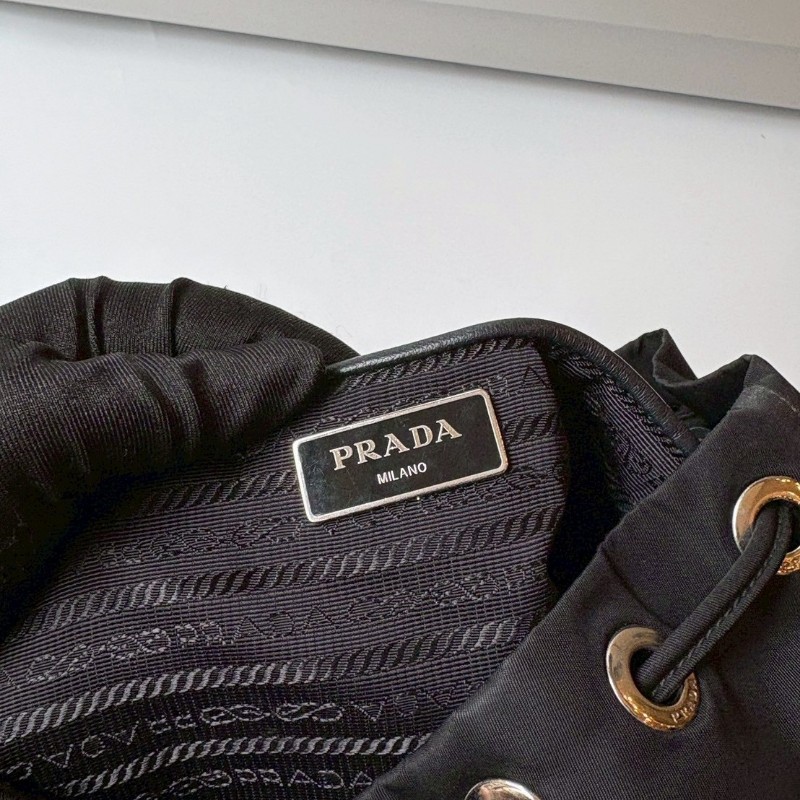 Prada 黑色尼龍布小號後背包-12