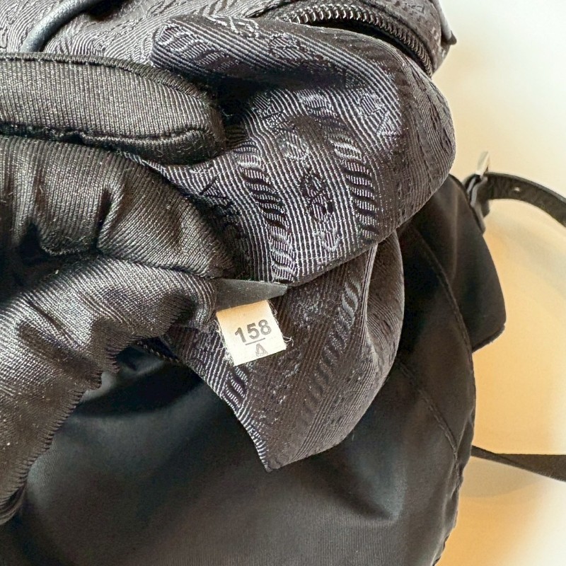 Prada 黑色尼龍布小號後背包-15