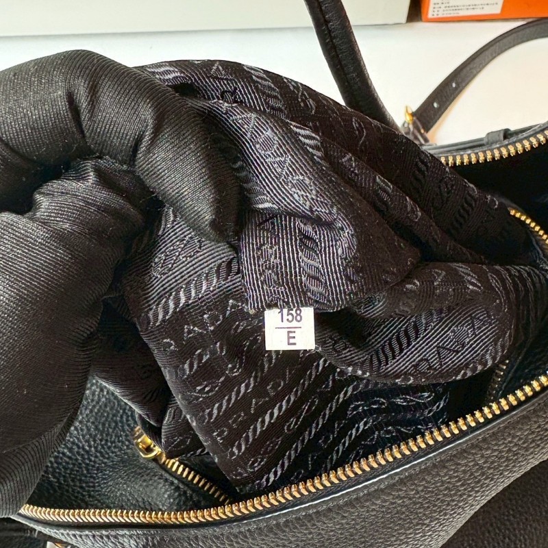 Prada 黑皮兩用大波士頓包-14