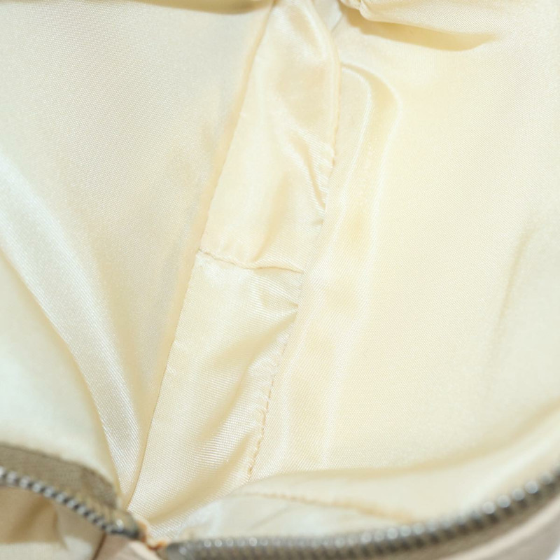 【日本直送】PRADA 尼龍米色銀色手拿包 正品 ki4892-21