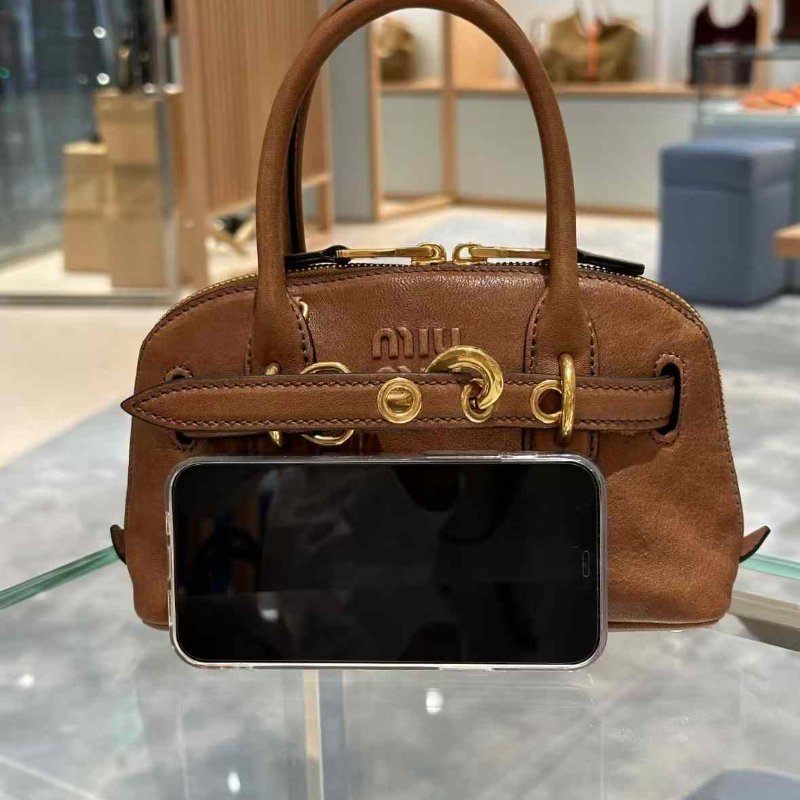 Miumiu 新款 mini 貝殼包 全新-1