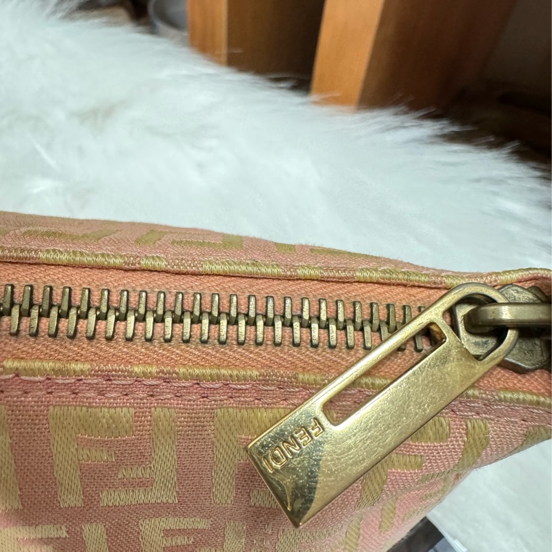 Fendi 法棍包 腋下包-1