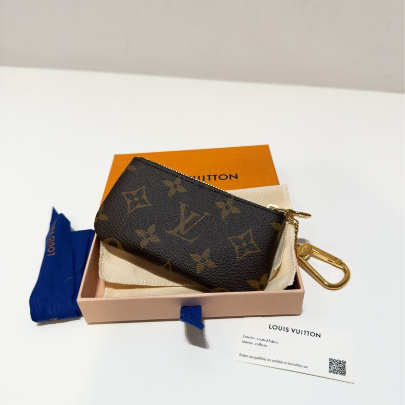 全新LOUIS VUITTON 老花字紋拉鍊零錢包鑰匙包卡片包 M62650-0