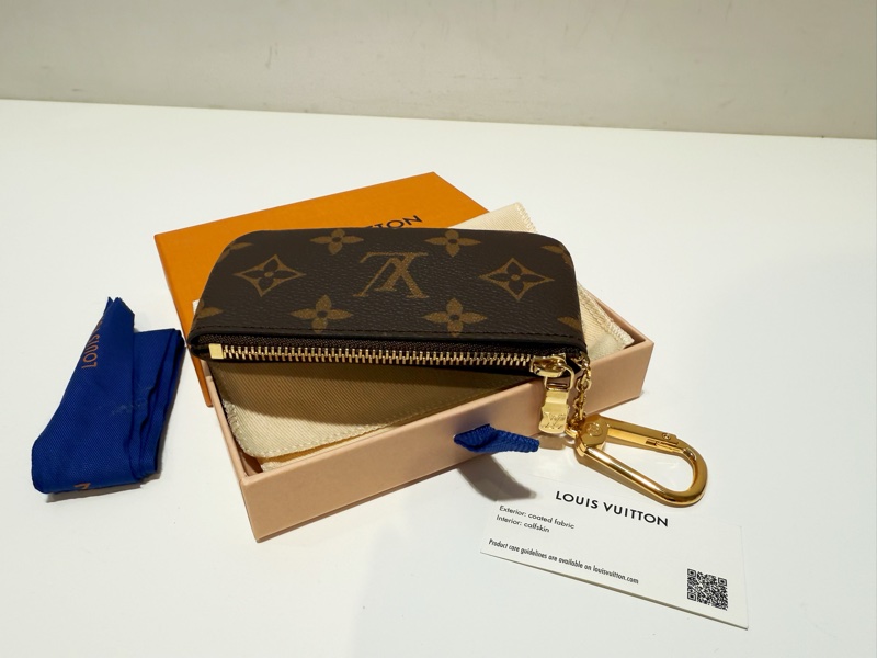 全新LOUIS VUITTON 老花字紋拉鍊零錢包鑰匙包卡片包 M62650-1